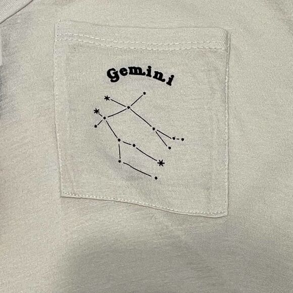 Michelle By Comune Zodiac Gemini Short Sleeve T-Shirt Tee Shirt Clay‎ Cream XS - Picture 2 of 11